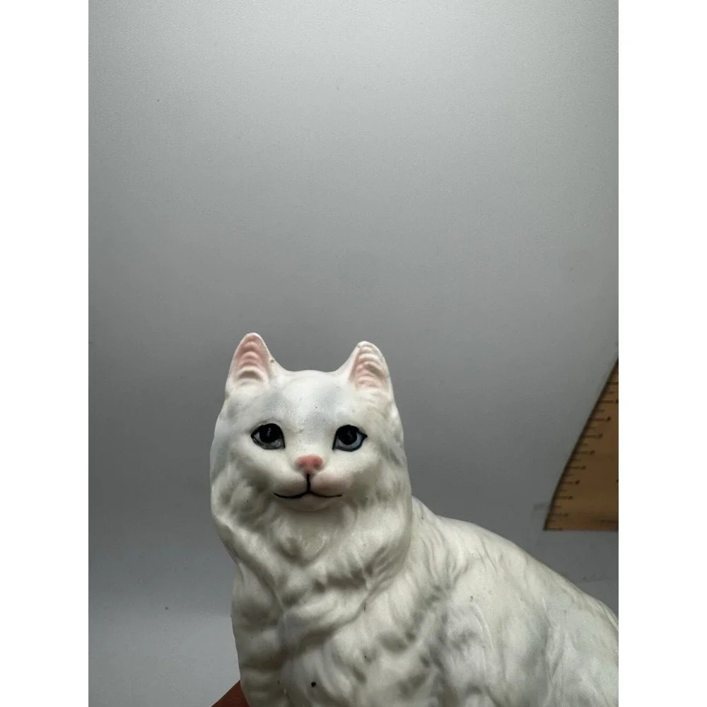 Vintage White Persian Cat figurine Blue eyes‎